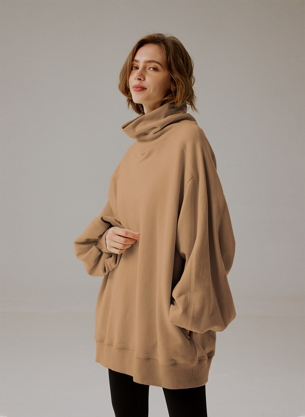 Oversize sweatshirt med rullekrave - Elegant komfort 